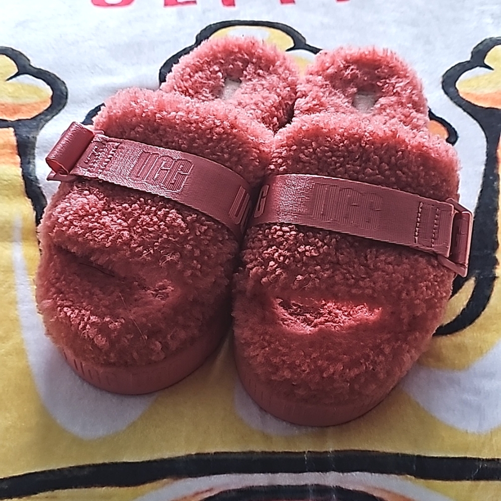UGG FLUFFITA Slides Pink BlossomWomen's Sherling Size 8 Platform